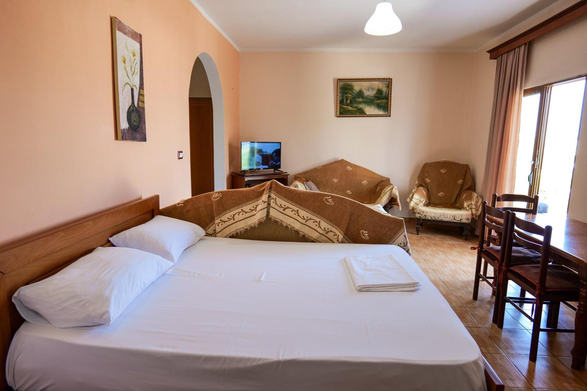 Vila Suljo Εξαμίλιο Εξωτερικό φωτογραφία